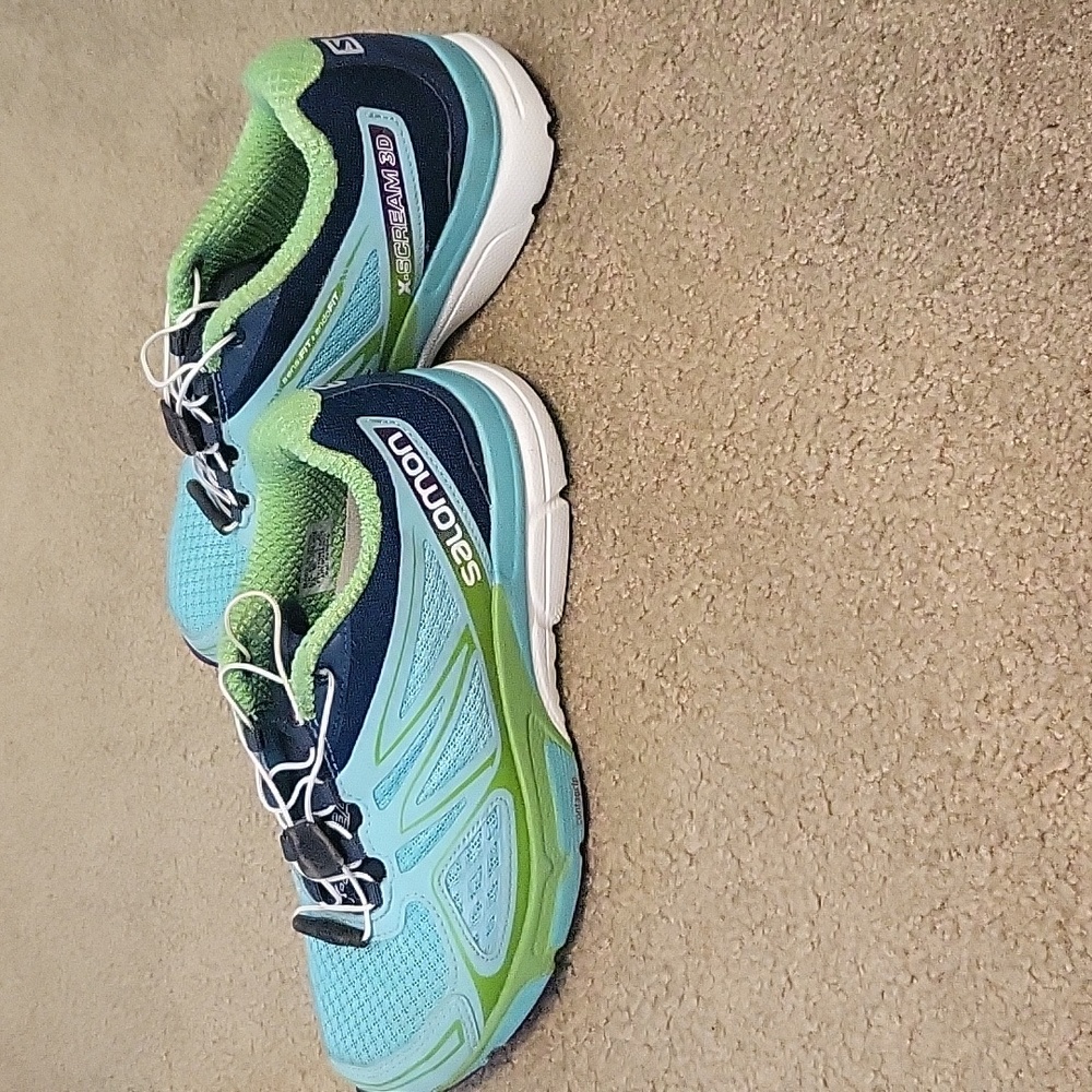 Women's Salomon running shoes size 5